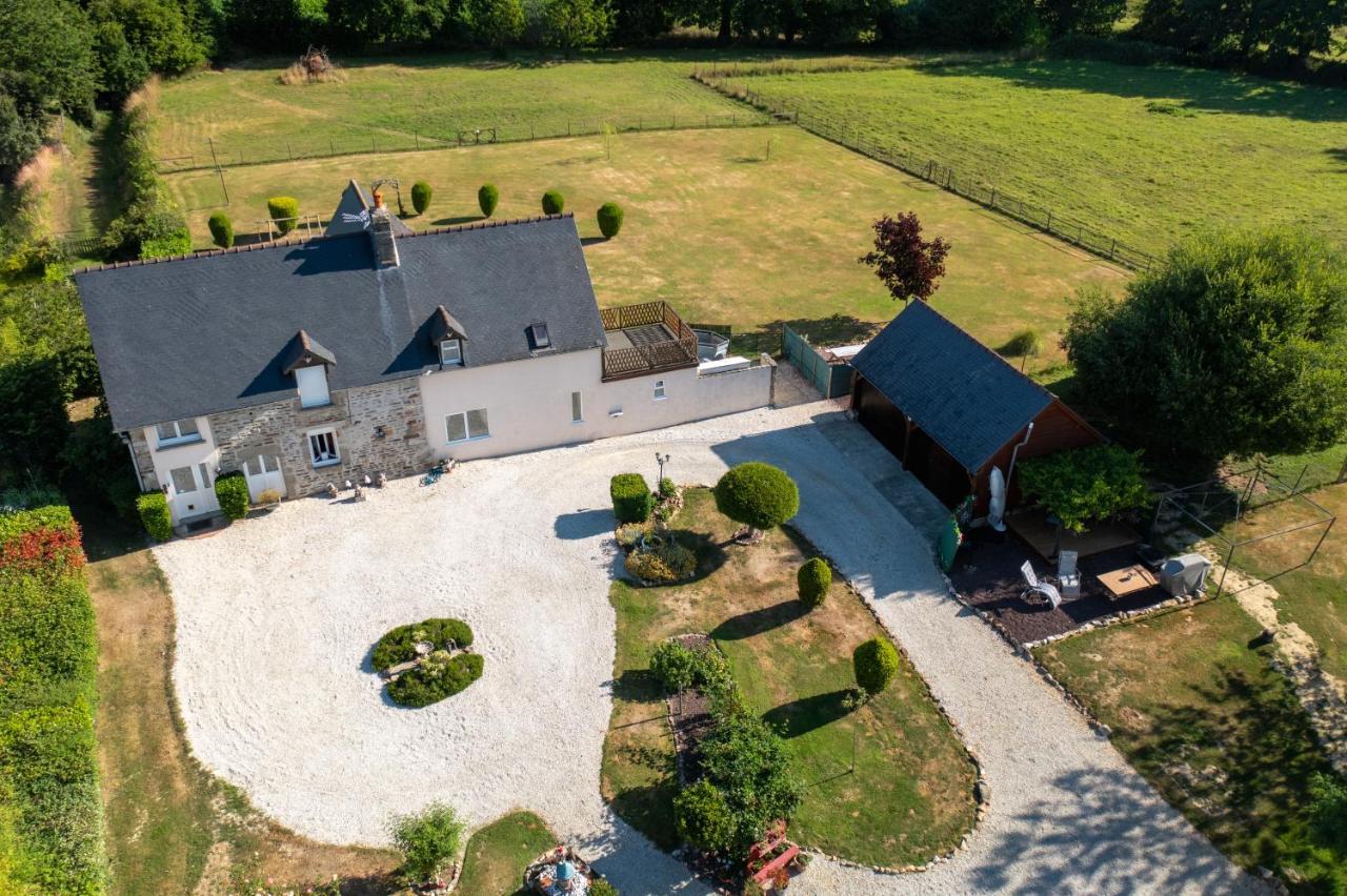 Maison La Touchardiere Barenton Exteriör bild