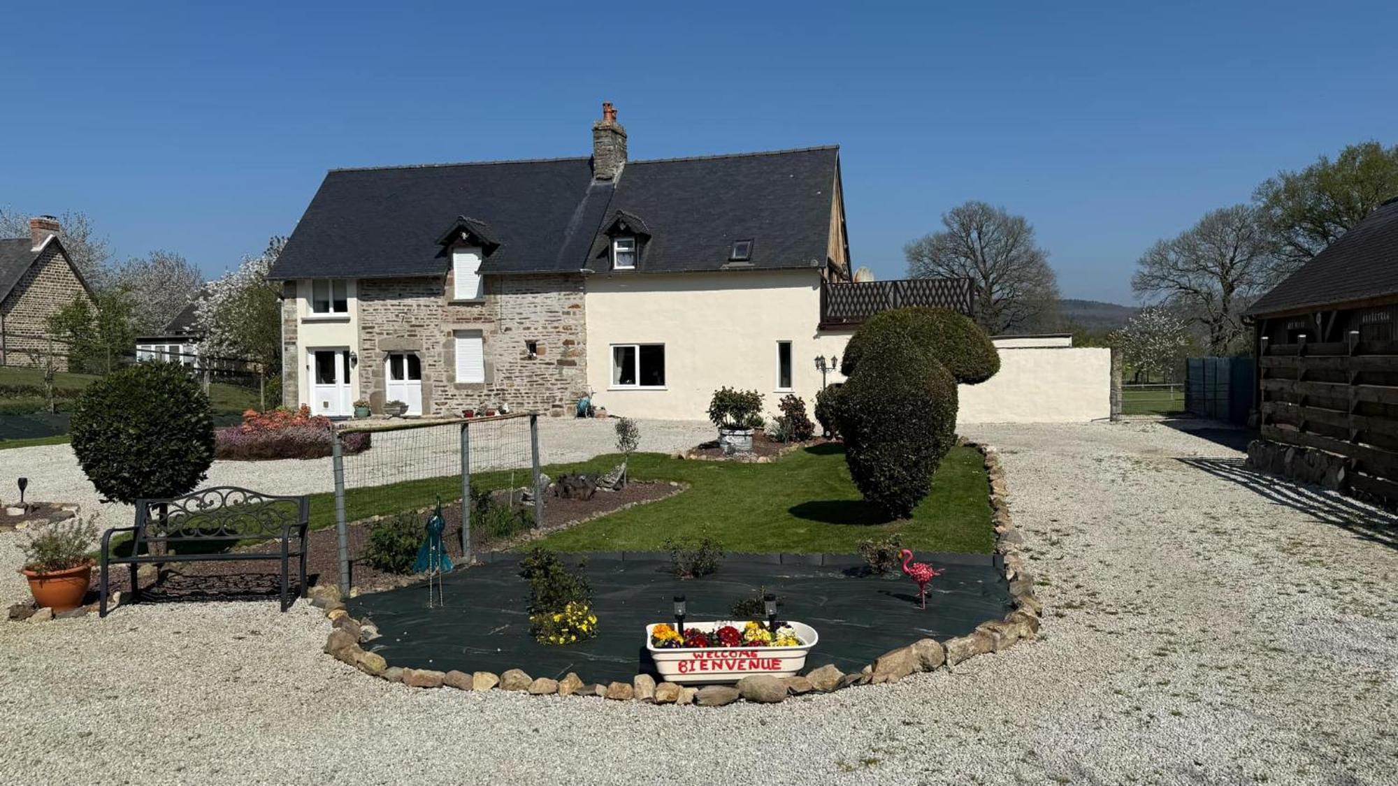 Maison La Touchardiere Barenton Exteriör bild